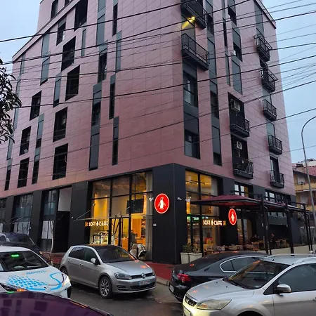 아파트 Red School New Bazaar